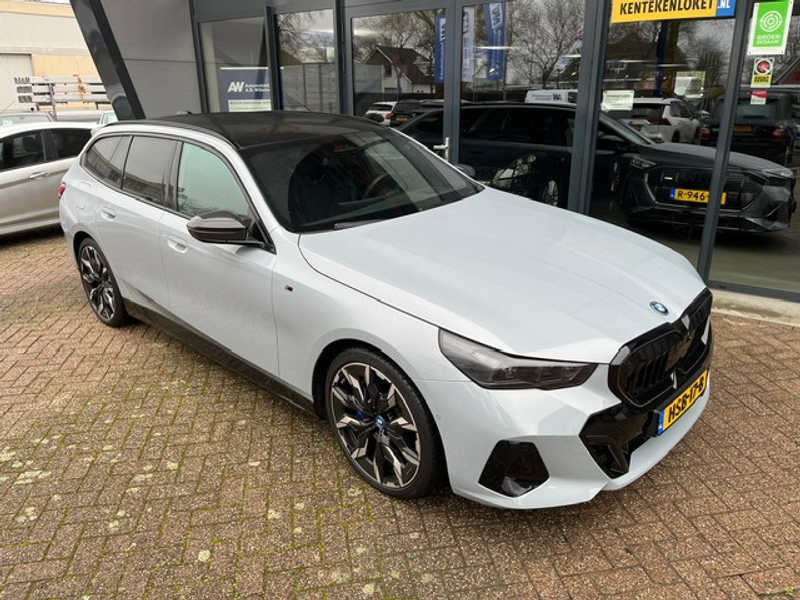 BMW 550 5-serie Touring 550e xDrive — photo 3