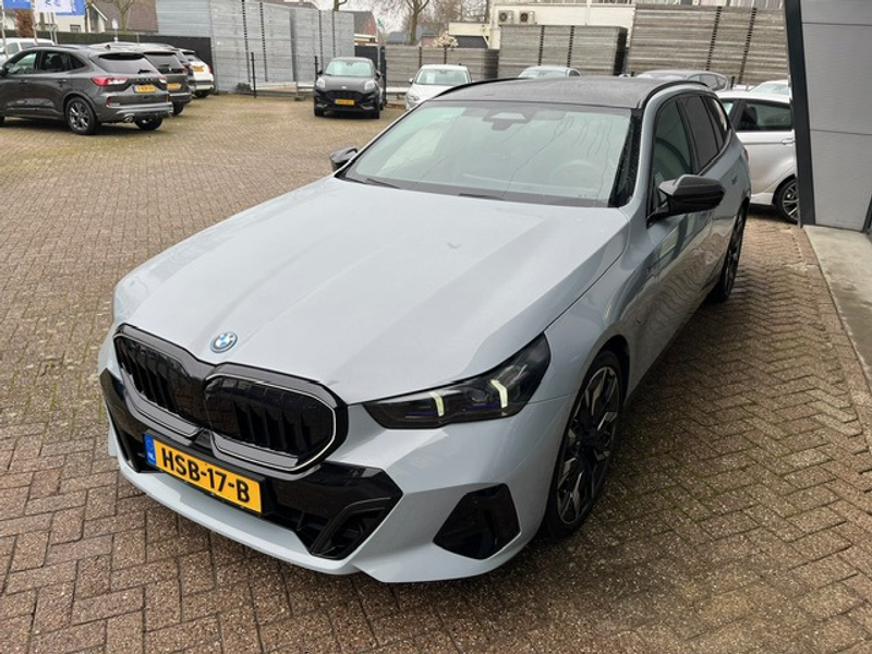 BMW 550 5-serie Touring 550e xDrive — photo 9