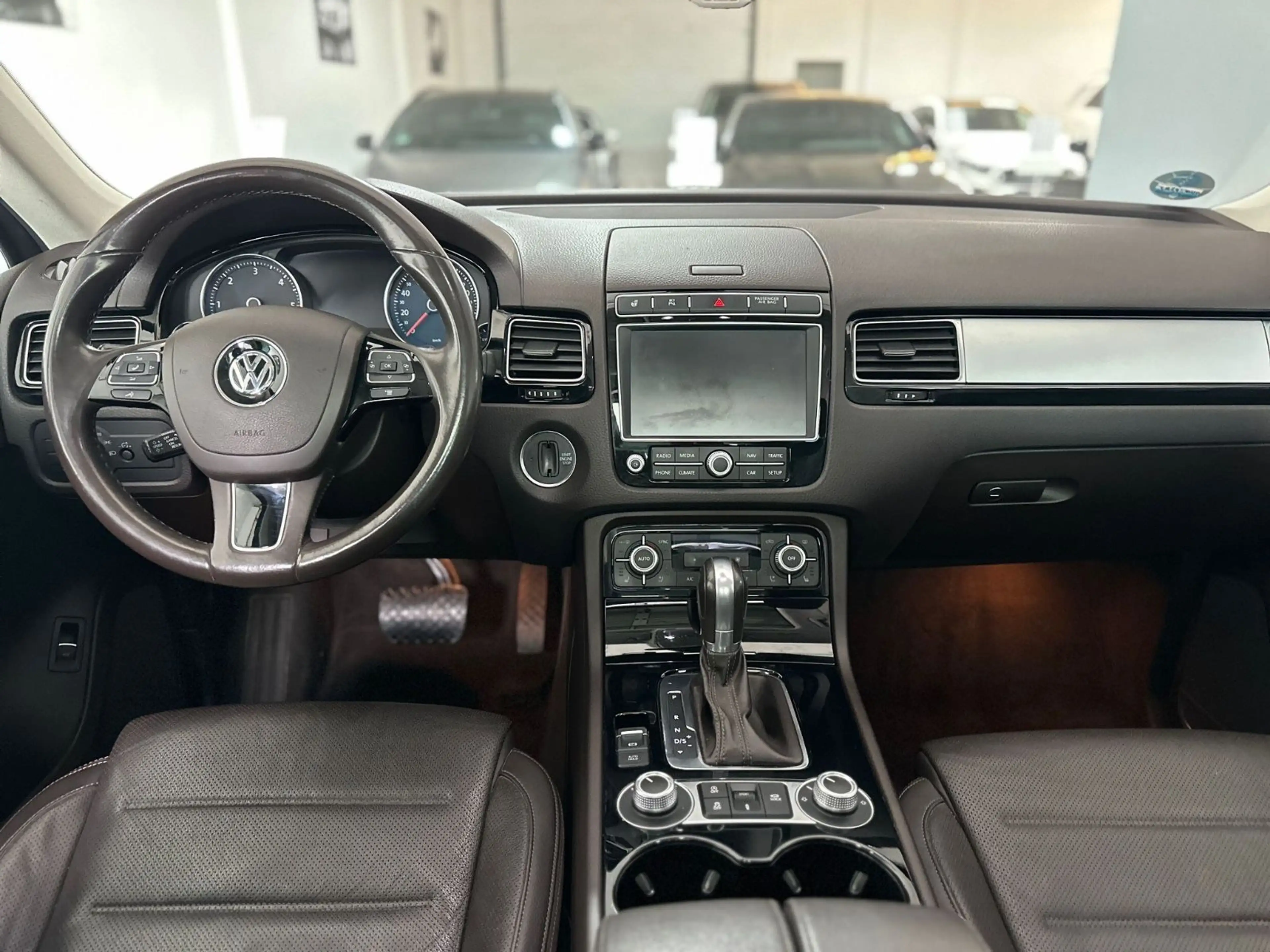 Volkswagen Touareg V6 3.0 TDI DSG Terrain Tech 4Motion Voll — photo 11