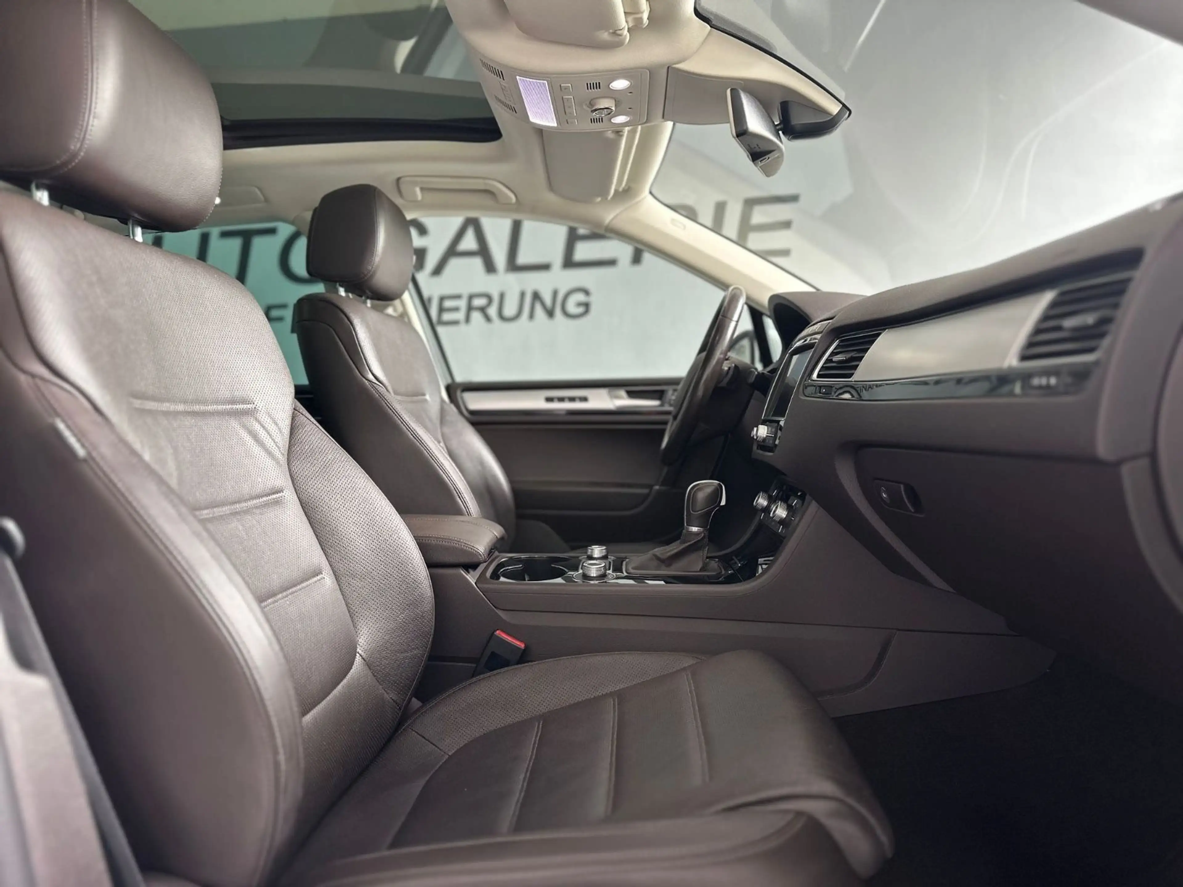 Volkswagen Touareg V6 3.0 TDI DSG Terrain Tech 4Motion Voll — photo 8