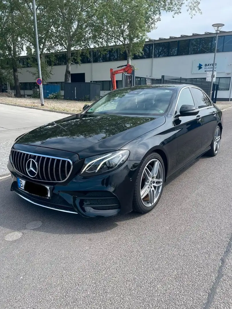 Mercedes-Benz E 220 d AMG LINE/ Widescreen/ Vollleder/ Kamera/ Negro - 1