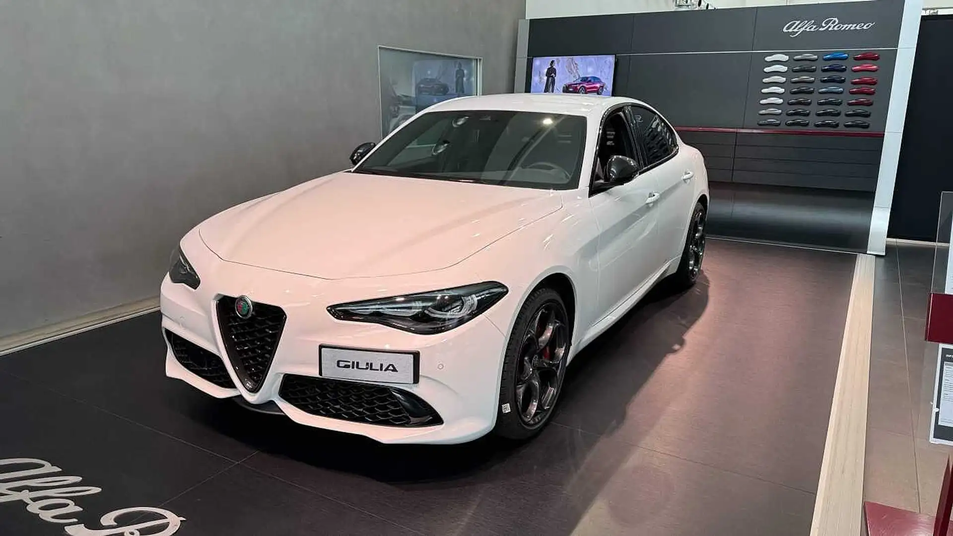 Alfa Romeo Giulia 2.2 Turbodiesel 210 CV AT8 AWD Q4 Tributo Italiano Bianco - 1