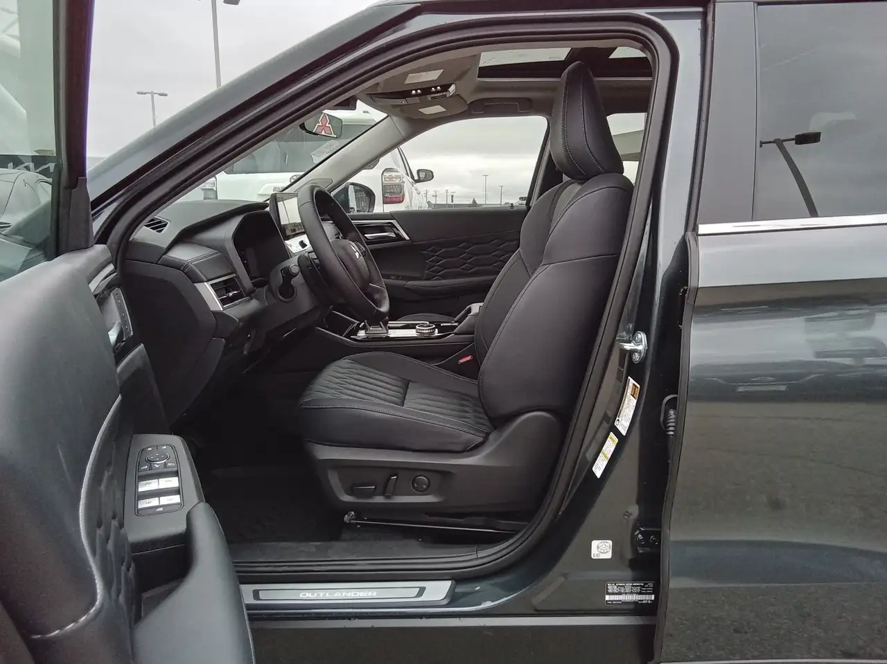 Mitsubishi Outlander снимка Mitsubishi Outlander