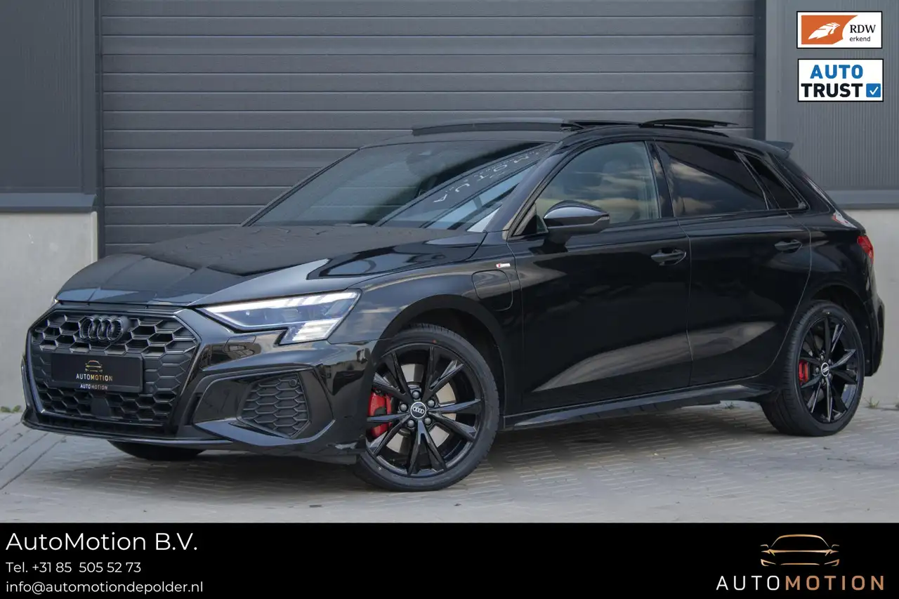 Audi A3 Sportback 45 TFSIe Sline Competition PANO MATRIX M