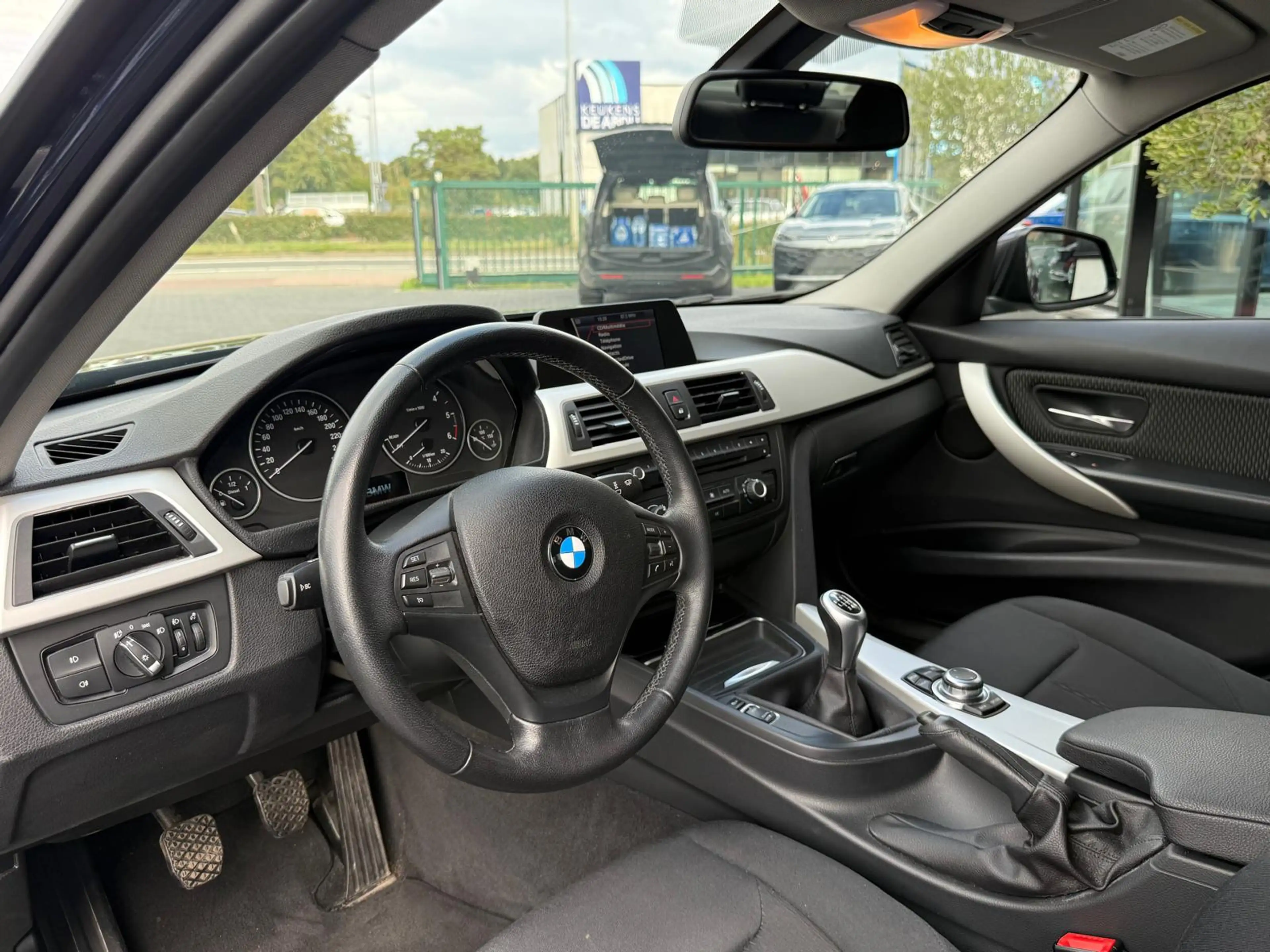 BMW 316 d GPS 1 er prop 109000km Carpass !! — photo 9