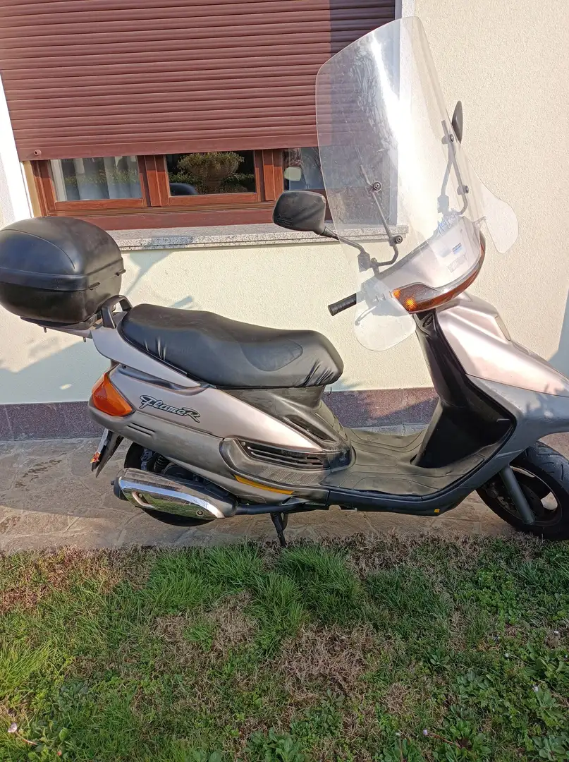 MBK Flame 125 R Gris - 2