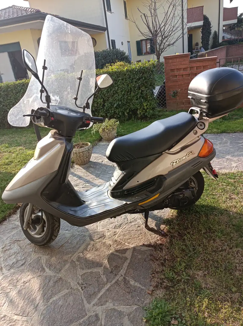 MBK Flame 125 R Gris - 1