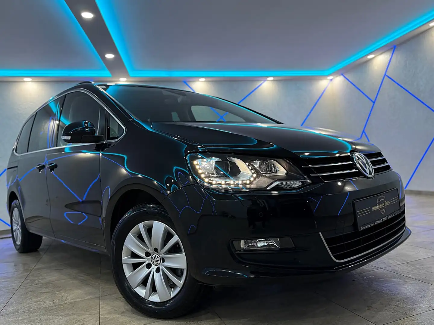 Volkswagen Sharan Family SCR 2,0 TDI*AHK*ACC*LED*SPURASS.*KAMERA* Schwarz - 1