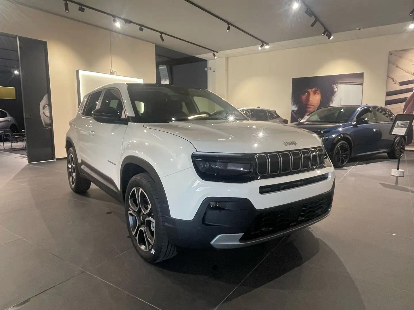 Jeep Avenger Ice My25 Avenger Longitude 1.2 100cv Blanc - 1