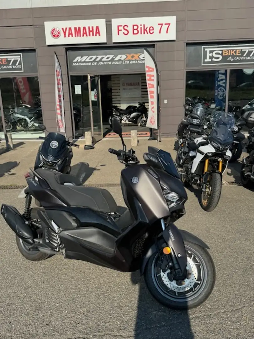Yamaha X-Max 125 Braun - 1