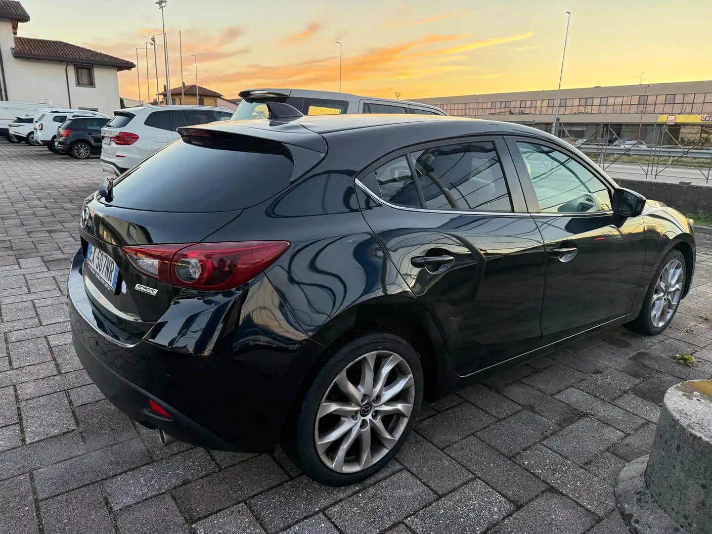 Mazda 3 3 III 2013 5p 1.5 Essence 100cv Nero - 2