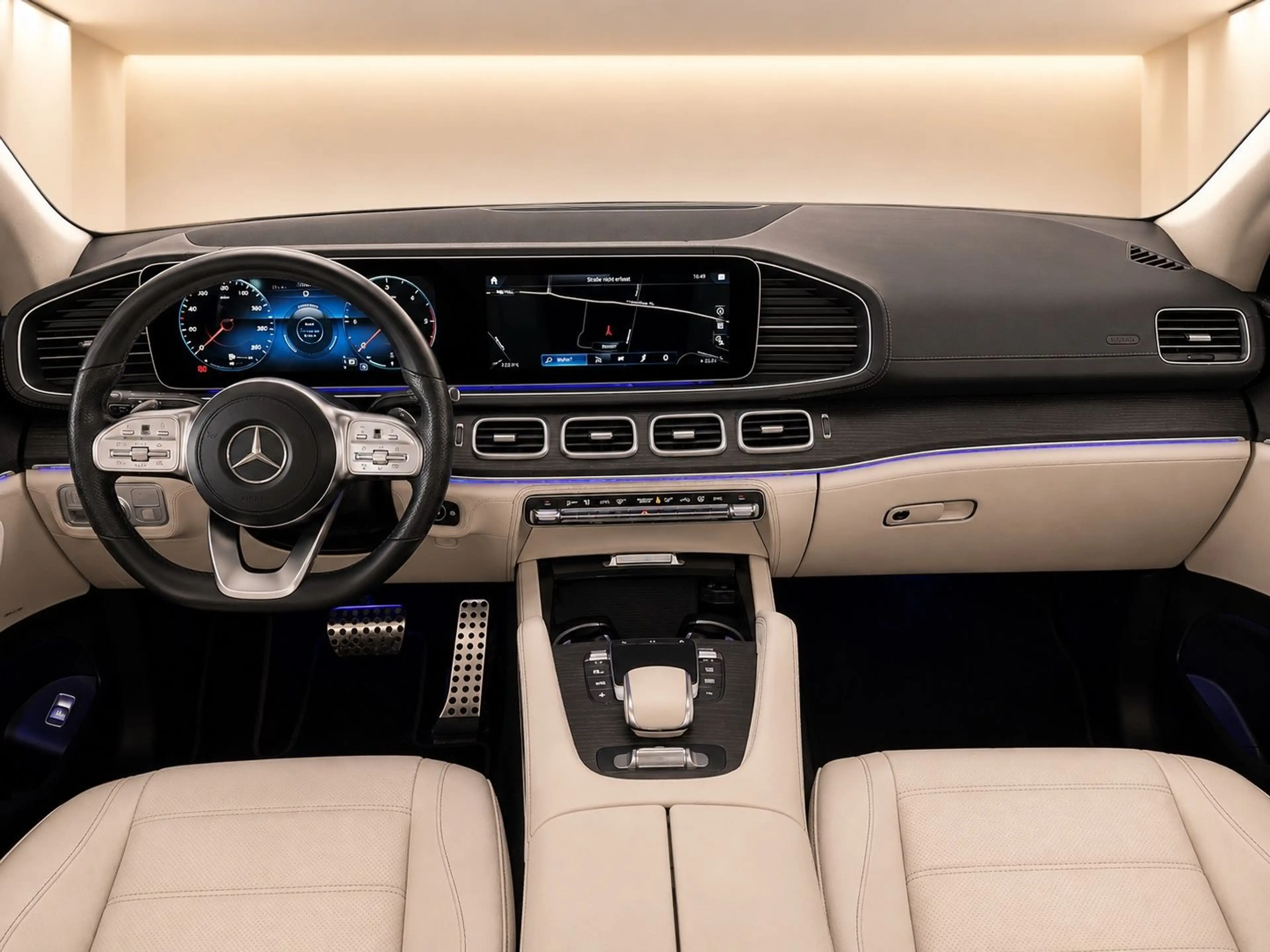 Mercedes-Benz GLS 400 d 4Matic AMG FOND-ENT PANO MBUX FACELIFT — photo 11