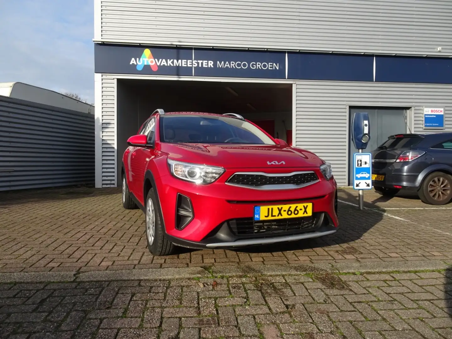 Kia Stonic 1.2 MPi Econ.Line Rojo - 1