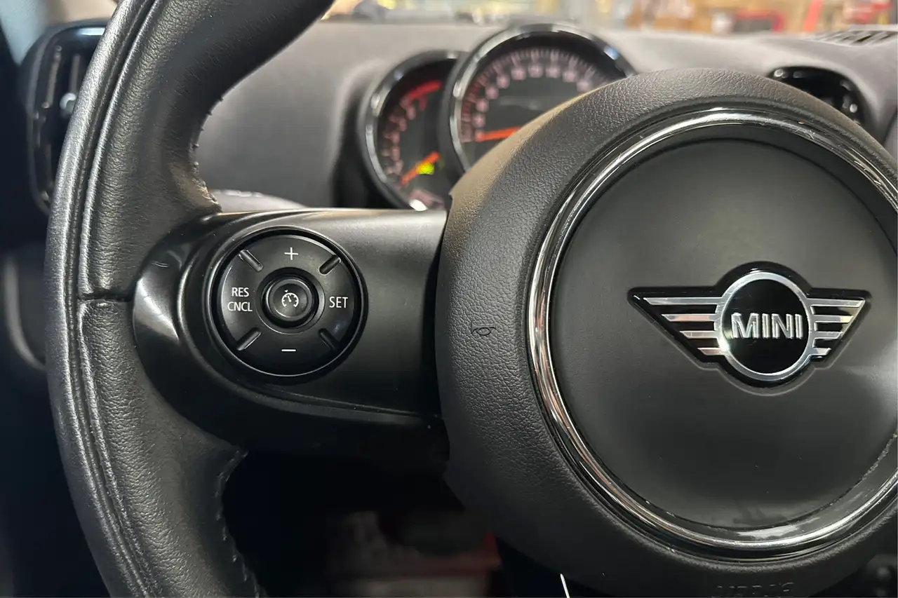 MINI Countryman снимка MINI Countryman