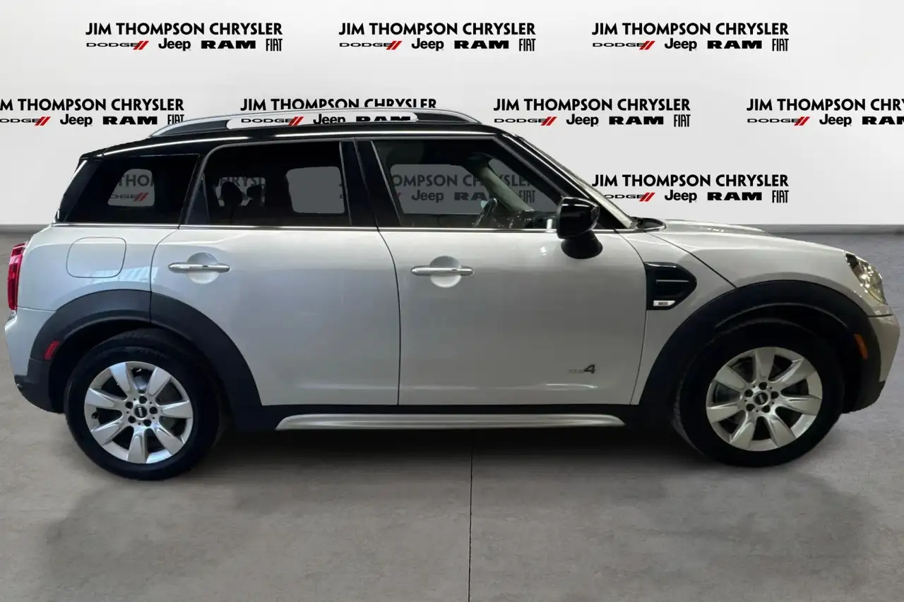 MINI Countryman снимка MINI Countryman