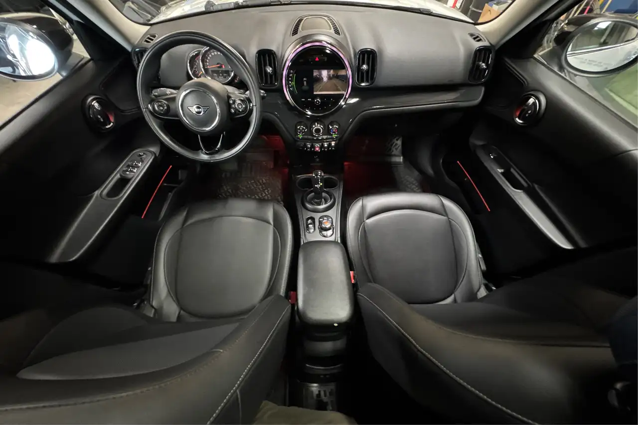 MINI Countryman снимка MINI Countryman