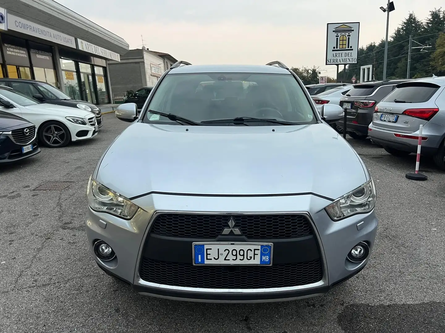 Mitsubishi Outlander 2011 2.2 d Instyle 7posti E5 automatic Argento - 2