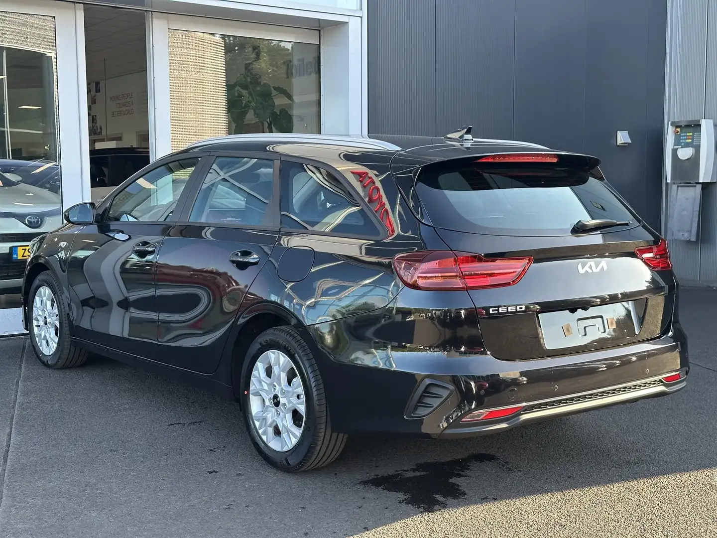 Kia Ceed SW / cee'd SW Sportswagon 1.0 T-GDi ComfortLine Navigatie | Clim Zwart - 2