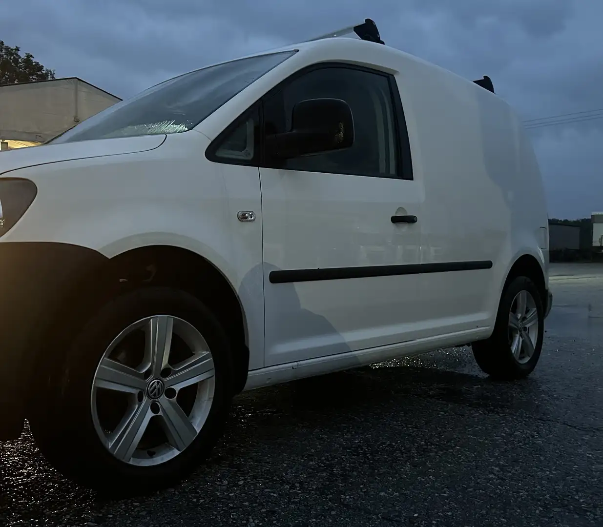 Volkswagen Caddy 1,6 TDI Weiß - 1