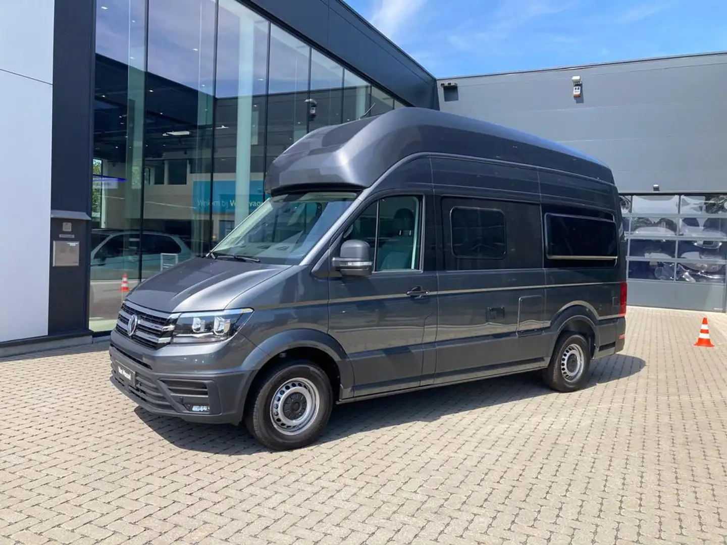 Volkswagen Crafter Crafter GRAND CALIFORNIA  / Demo Grijs - 1
