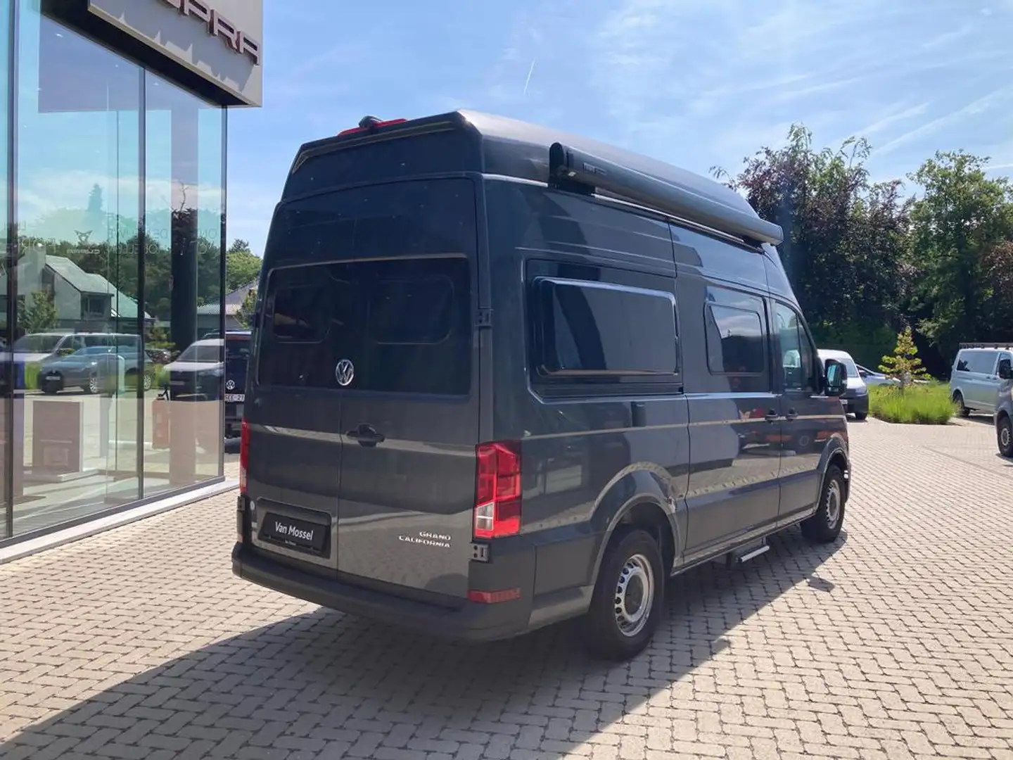 Volkswagen Crafter Crafter GRAND CALIFORNIA  / Demo Grijs - 2