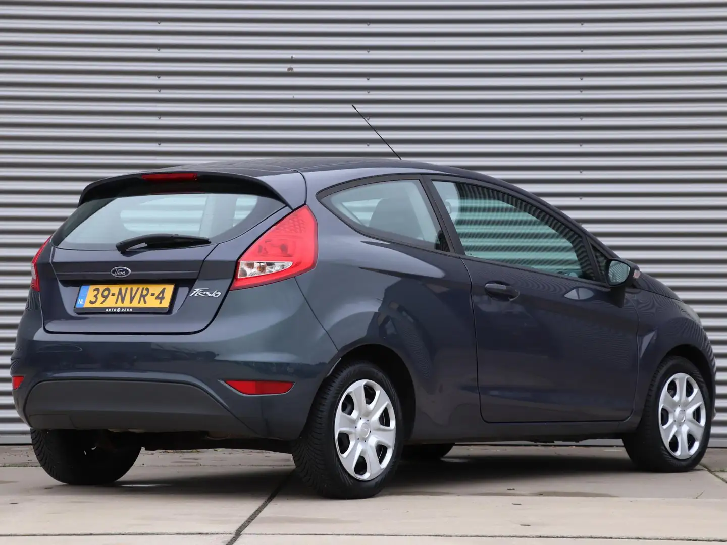 Ford Fiesta 1.25 Limited *Dealeronderh.*Airco* Grijs - 2