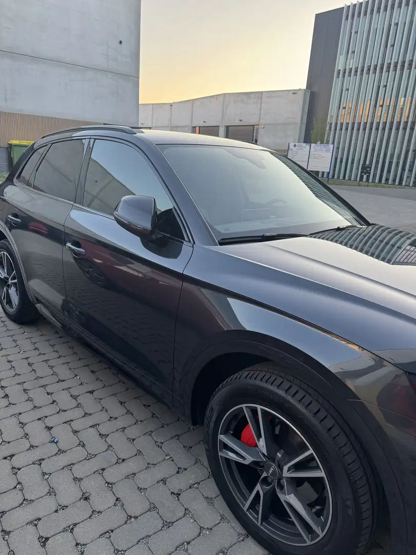 Audi Q5 2.0 TDi Quattro Design S tronic - 1