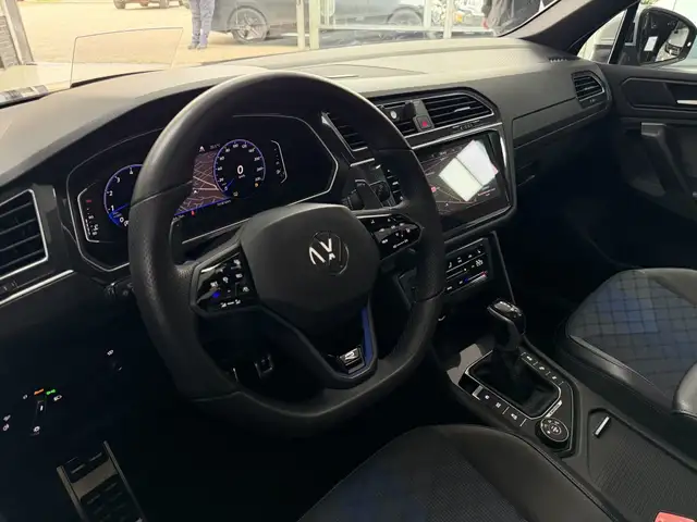 Volkswagen Tiguan view 11