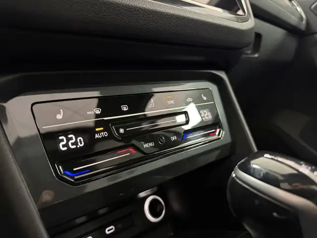 Volkswagen Tiguan view 18