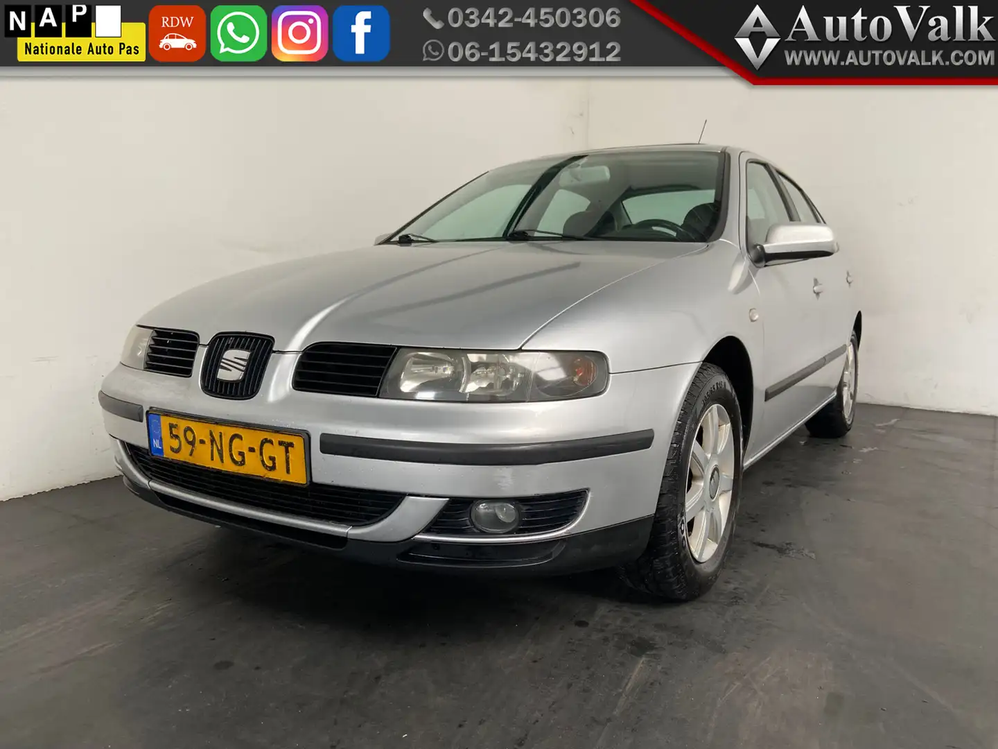 SEAT Toledo 1.6-16V Signo. Clima. Cruise! APK 02-2026! Grijs - 1