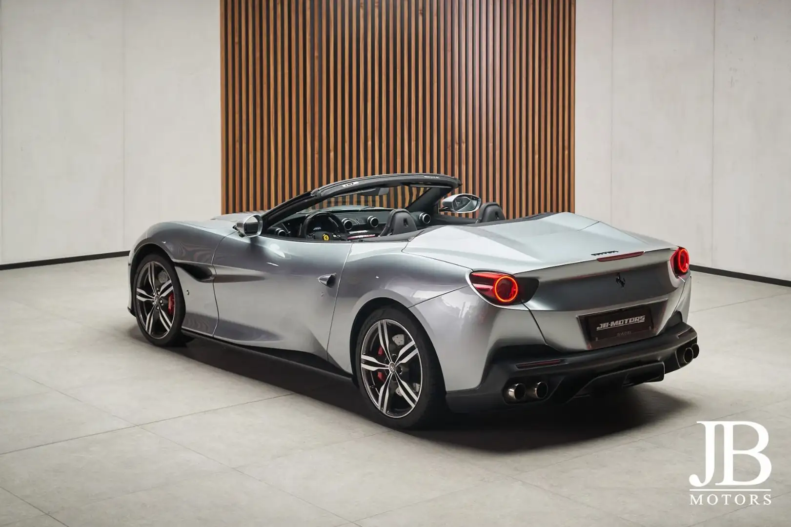 Ferrari Portofino LED Carbon JBL 360° Kamera Alcantara Grau - 2