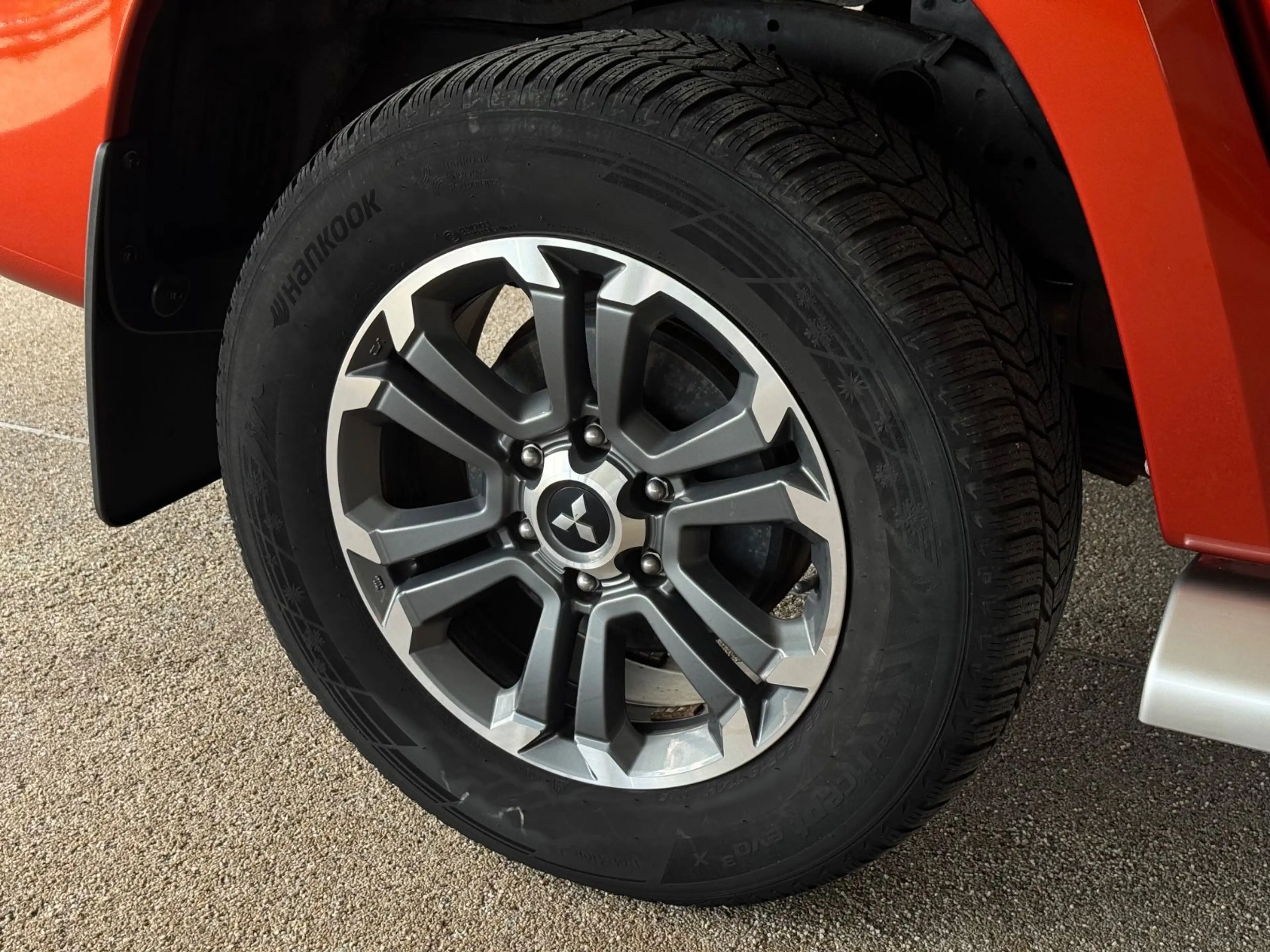 Mitsubishi L200 Top D-Kab 4WD H-Top *STHZ*SHZ*APP*AHK*19%* — photo 10