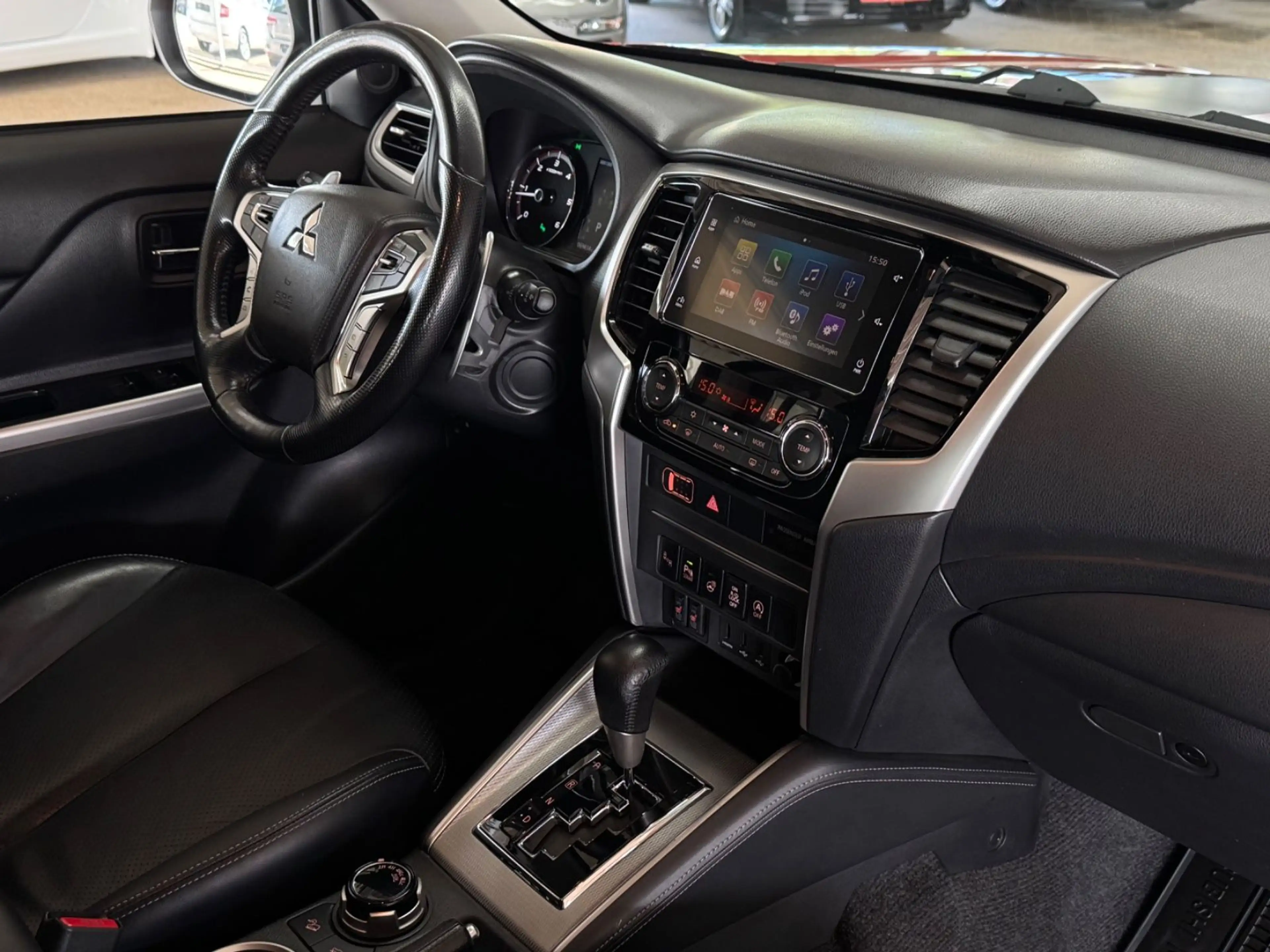 Mitsubishi L200 Top D-Kab 4WD H-Top *STHZ*SHZ*APP*AHK*19%* — photo 13