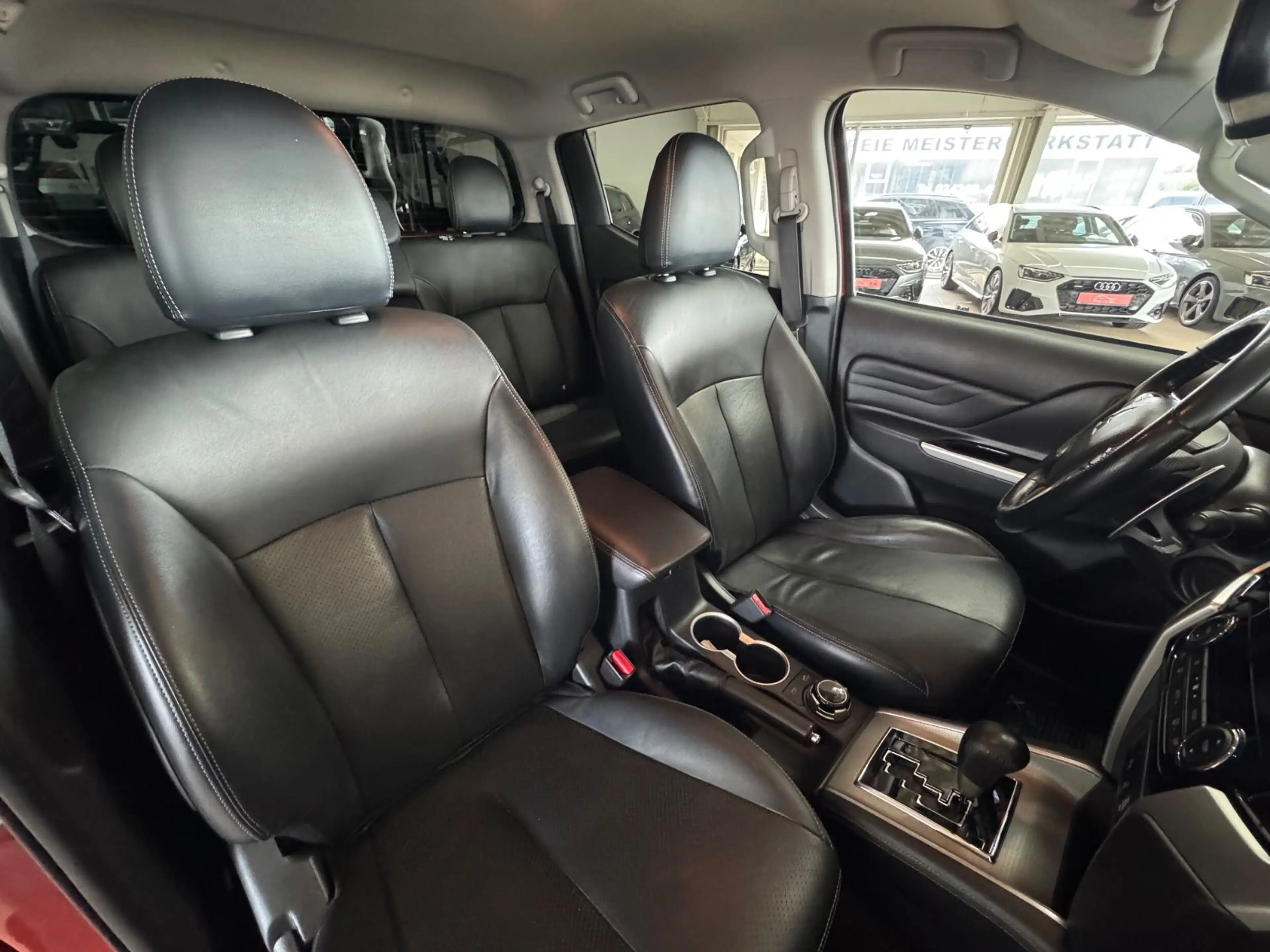 Mitsubishi L200 Top D-Kab 4WD H-Top *STHZ*SHZ*APP*AHK*19%* — photo 15
