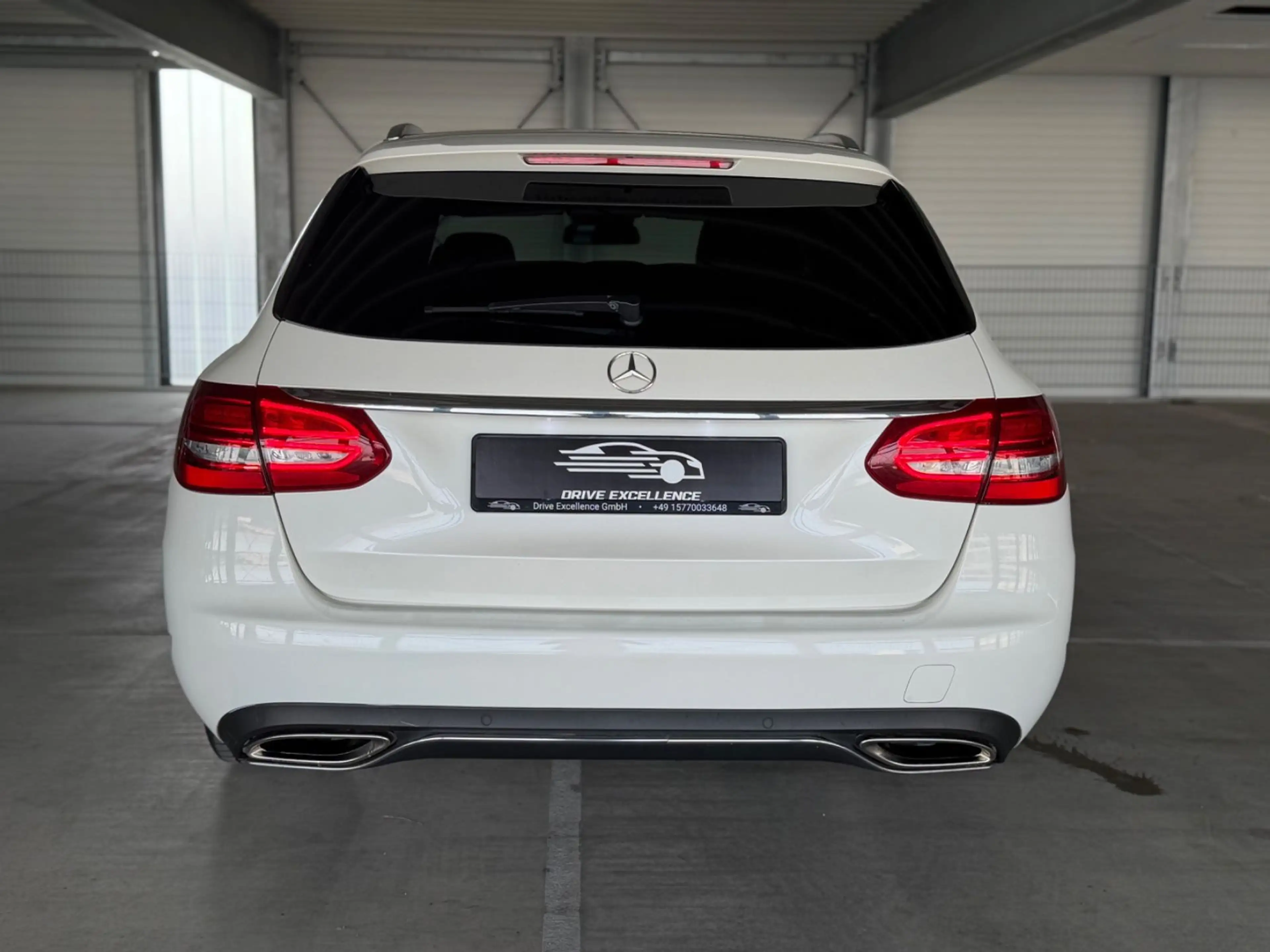 Mercedes-Benz C 400 ACC AHK BT SH RFK AMBI. PANO LKA USB VZA — photo 11