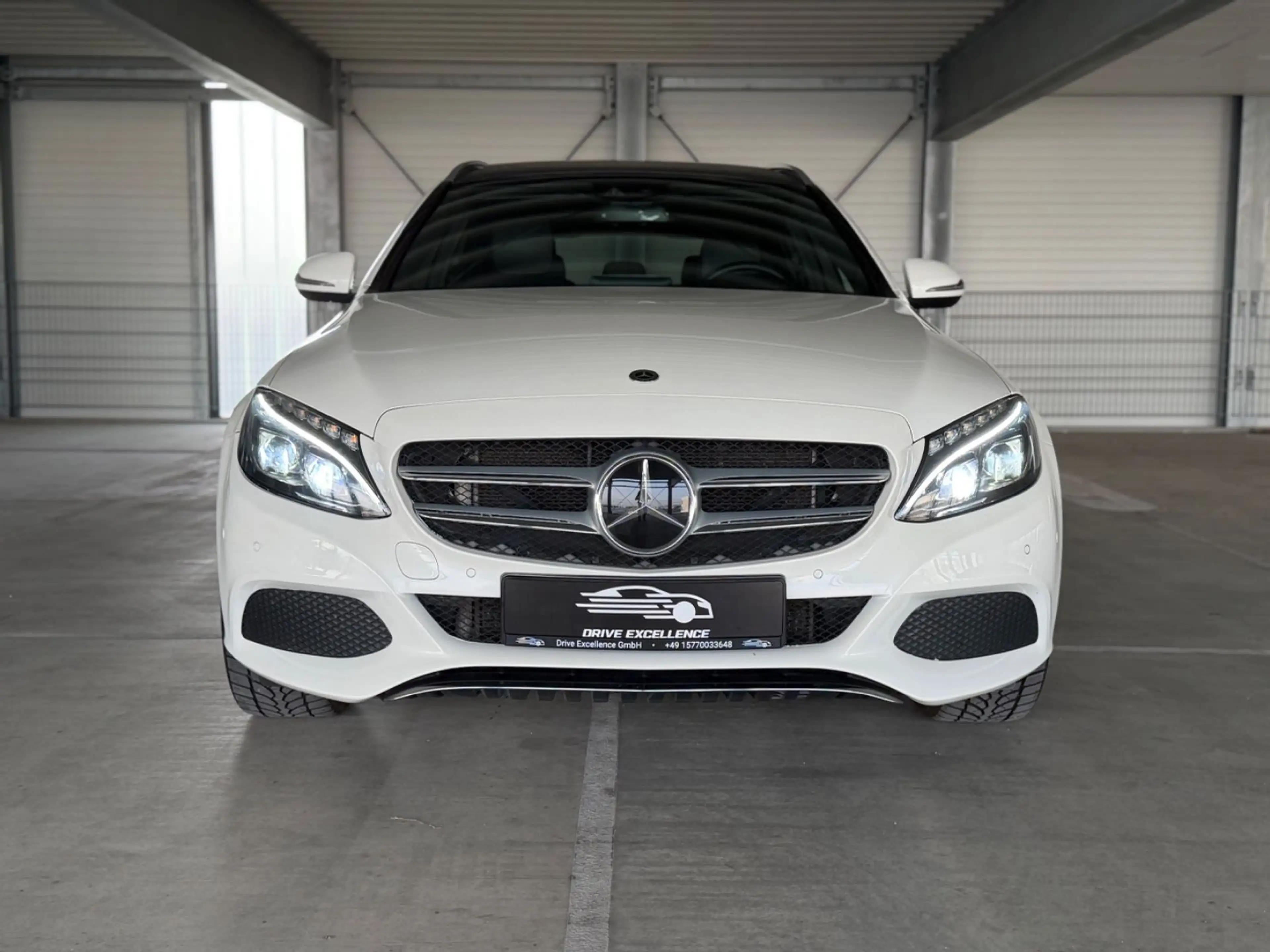 Mercedes-Benz C 400 ACC AHK BT SH RFK AMBI. PANO LKA USB VZA — photo 3