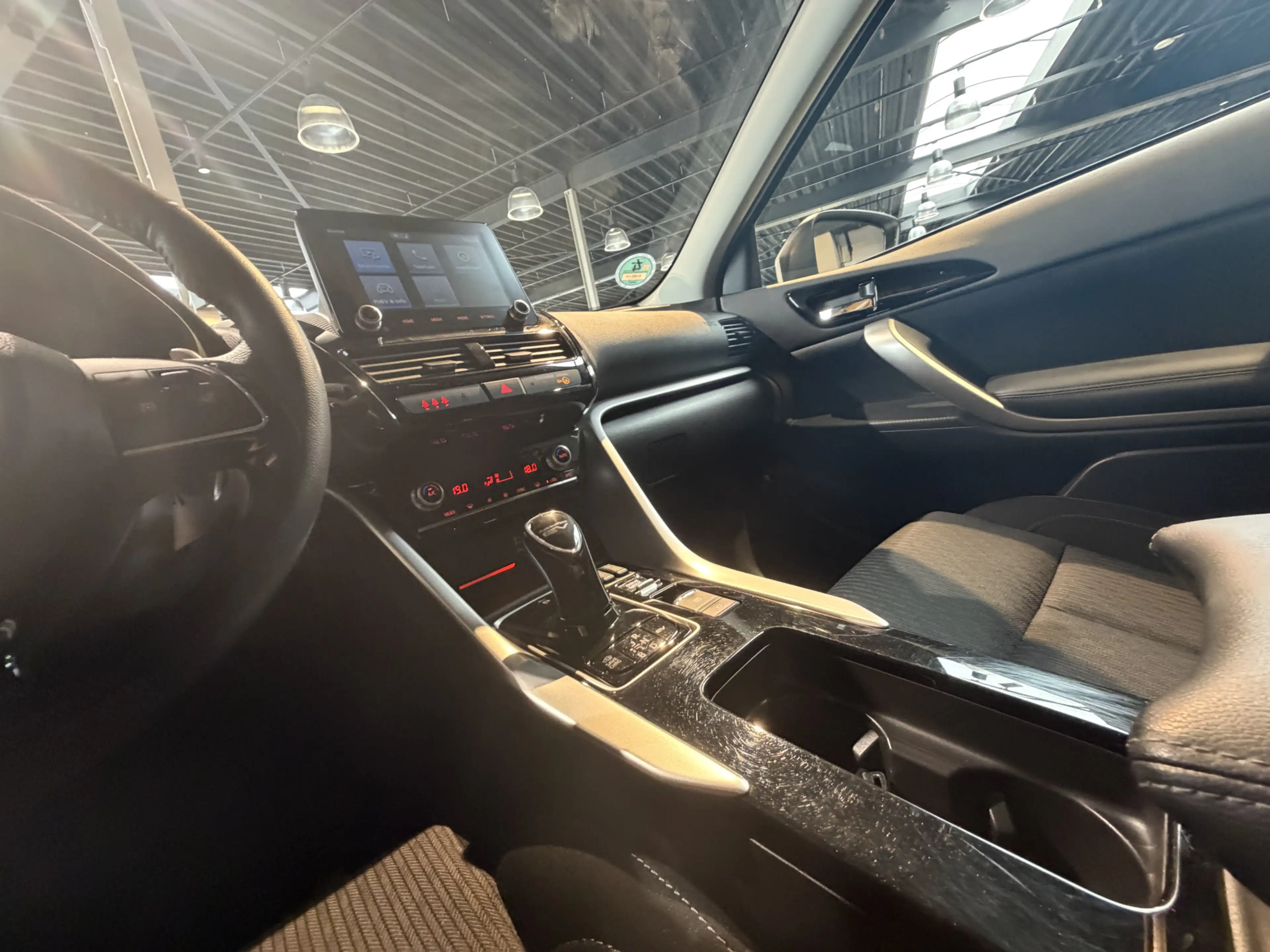 Mitsubishi Eclipse Cross 2.4 PHEV Instyle Adaptive Cruise control | — photo 14