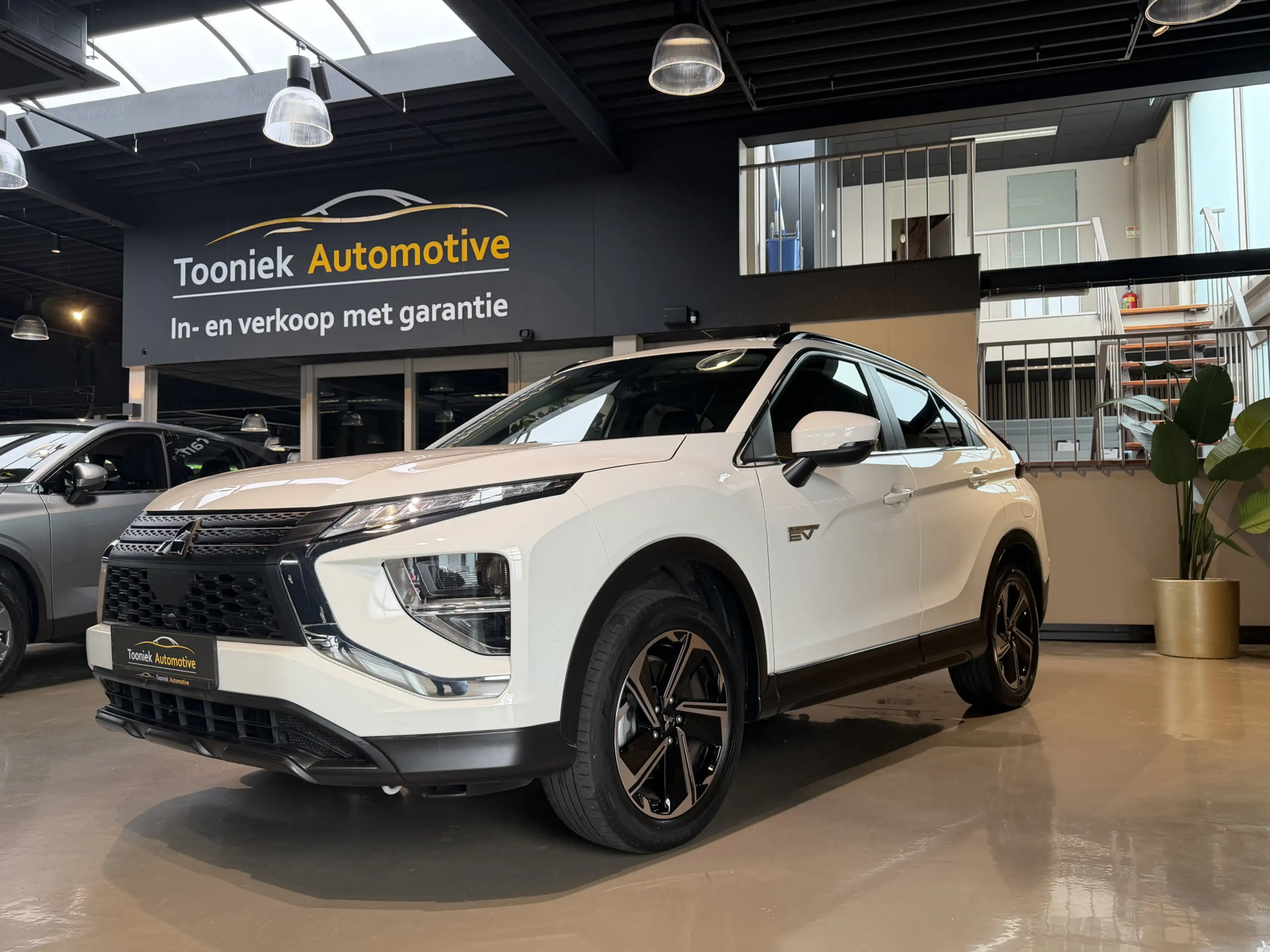 Mitsubishi Eclipse Cross 2.4 PHEV Instyle Adaptive Cruise control | — photo 7