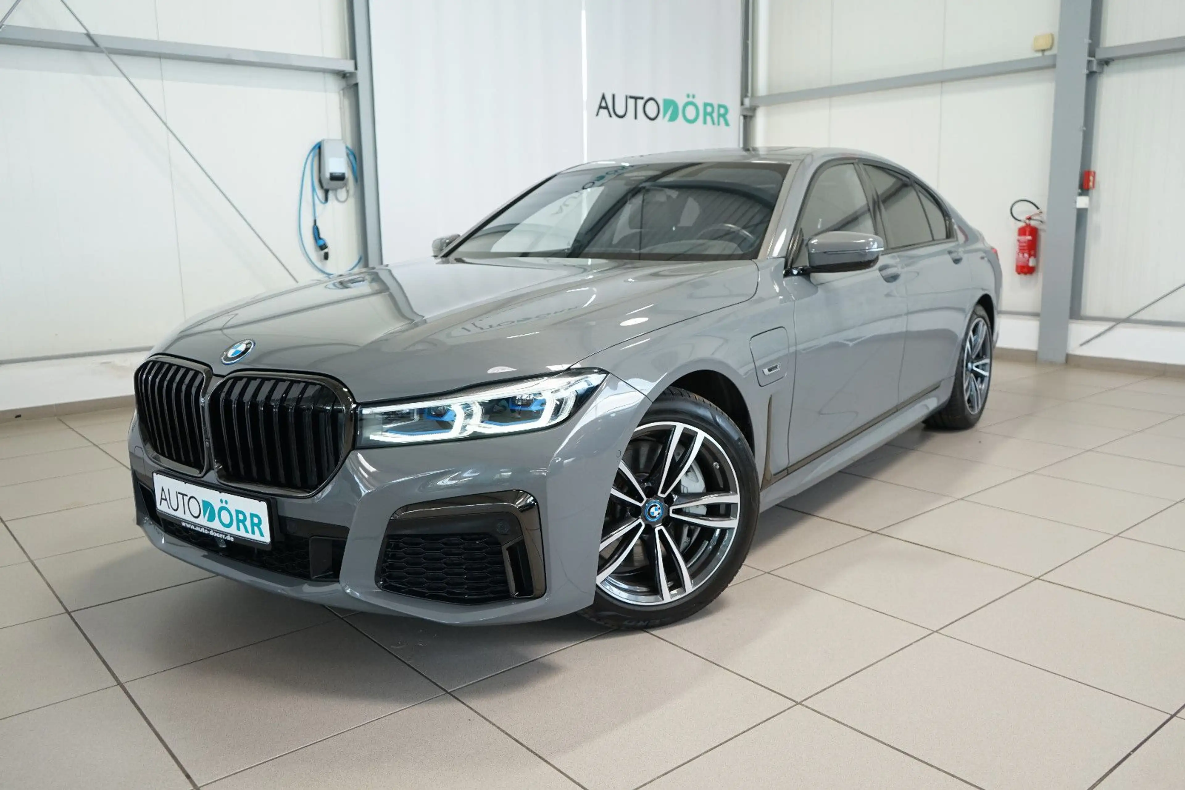 BMW 745 e M Sport Massage+HK+FondEntertainment+Luftf.