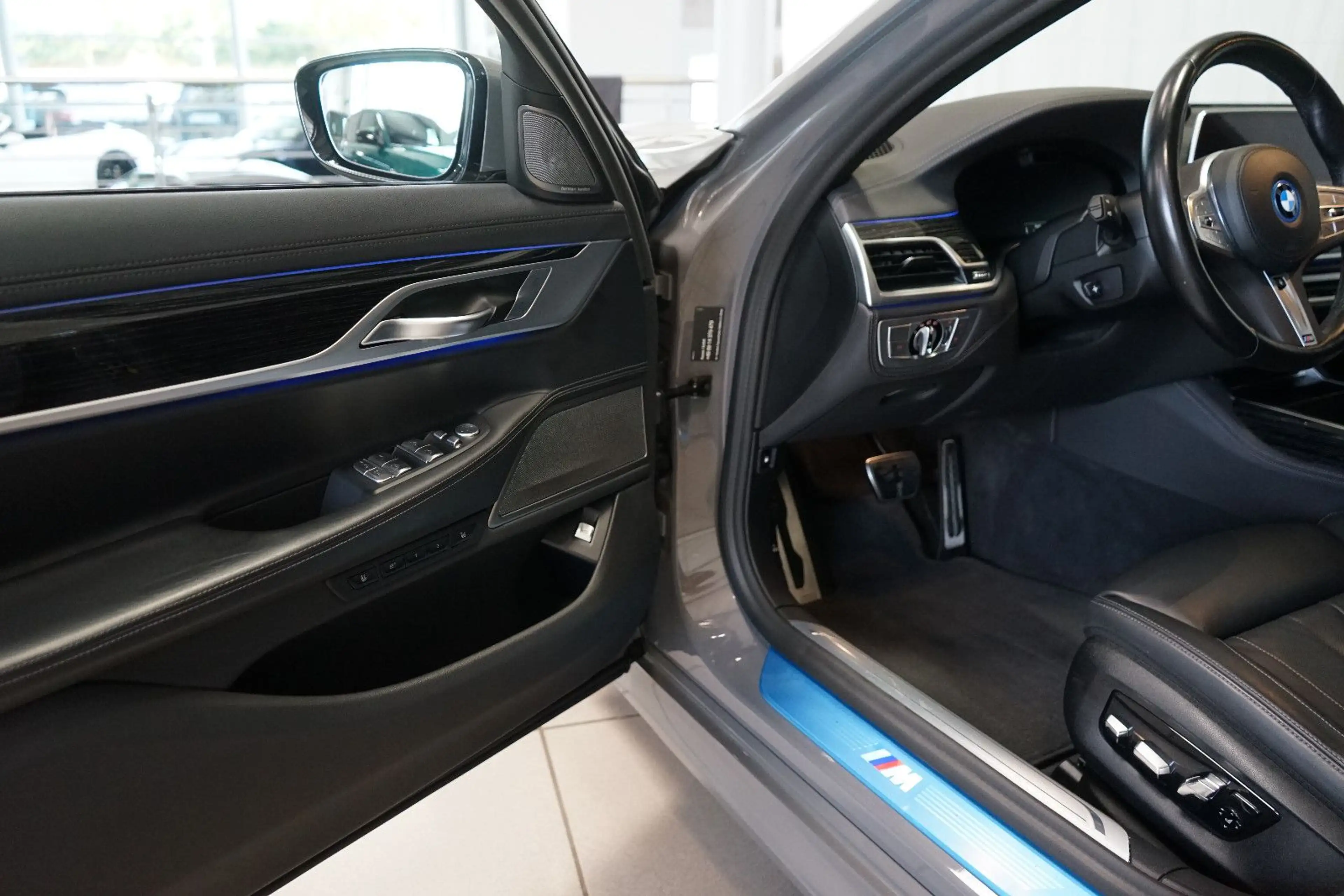 BMW 745 e M Sport Massage+HK+FondEntertainment+Luftf. — photo 10