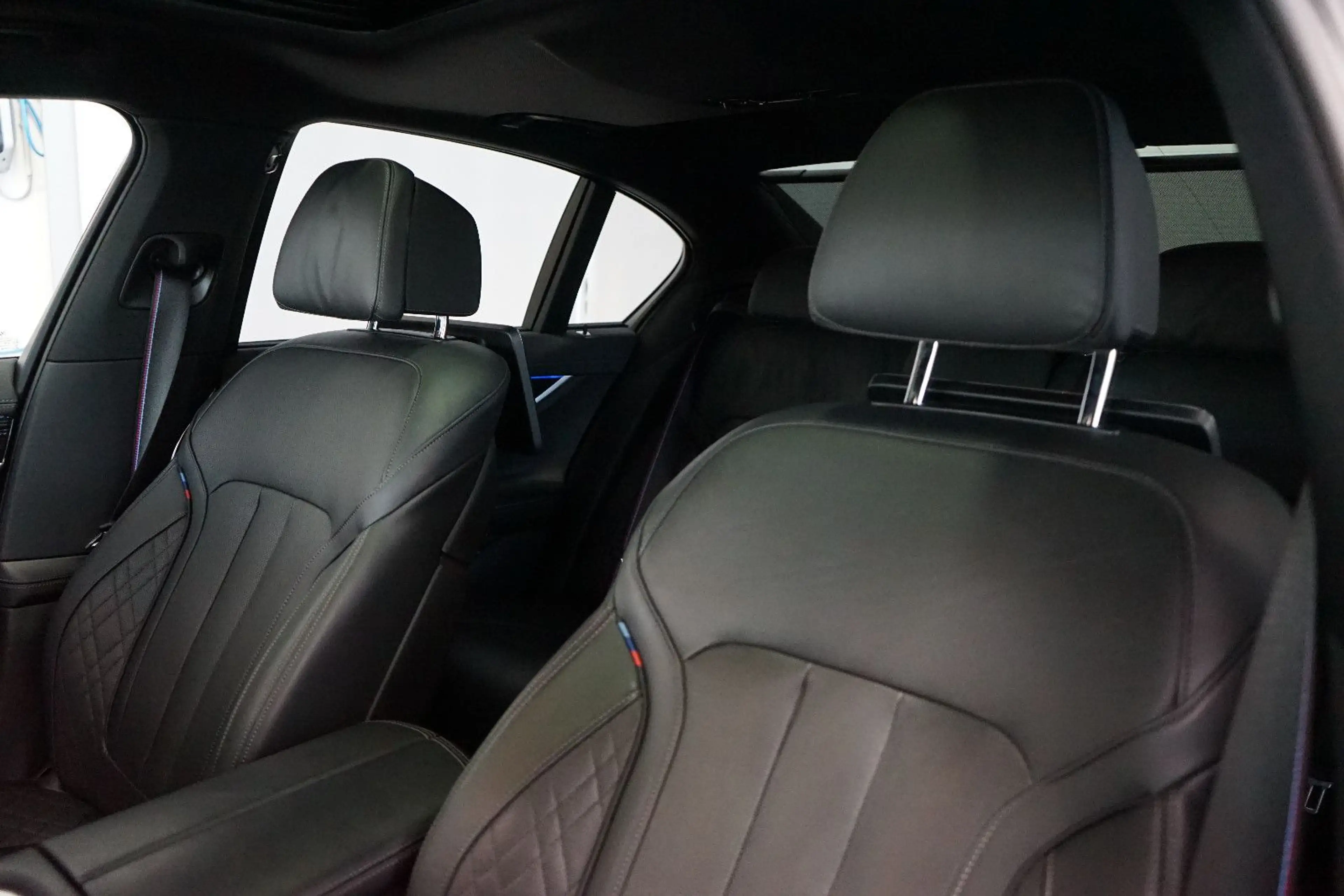BMW 745 e M Sport Massage+HK+FondEntertainment+Luftf. — photo 12