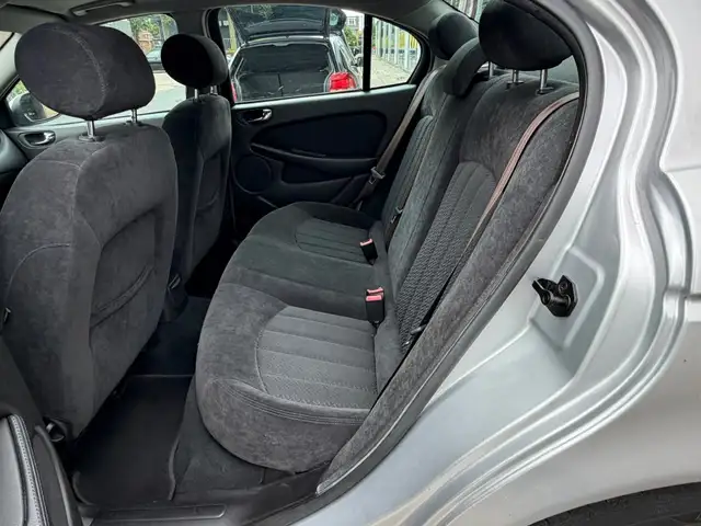 Jaguar X-Type view 12