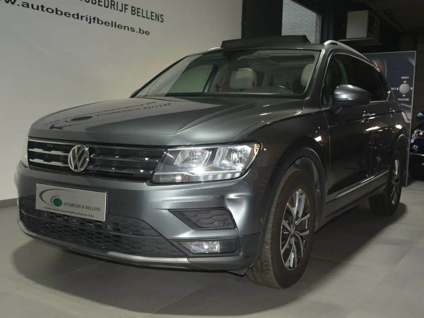 Volkswagen Tiguan Allspace 1.4 TSI ACT Highline  DSG / 360 °/ PANO / 7-ZIT Gris - 2
