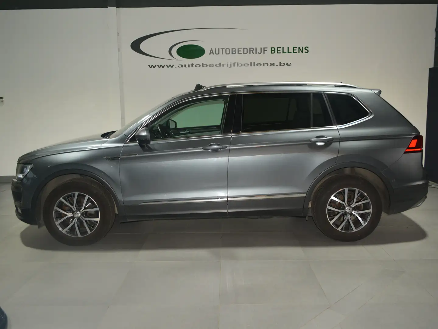 Volkswagen Tiguan Allspace 1.4 TSI ACT Highline  DSG / 360 °/ PANO / 7-ZIT Gris - 1