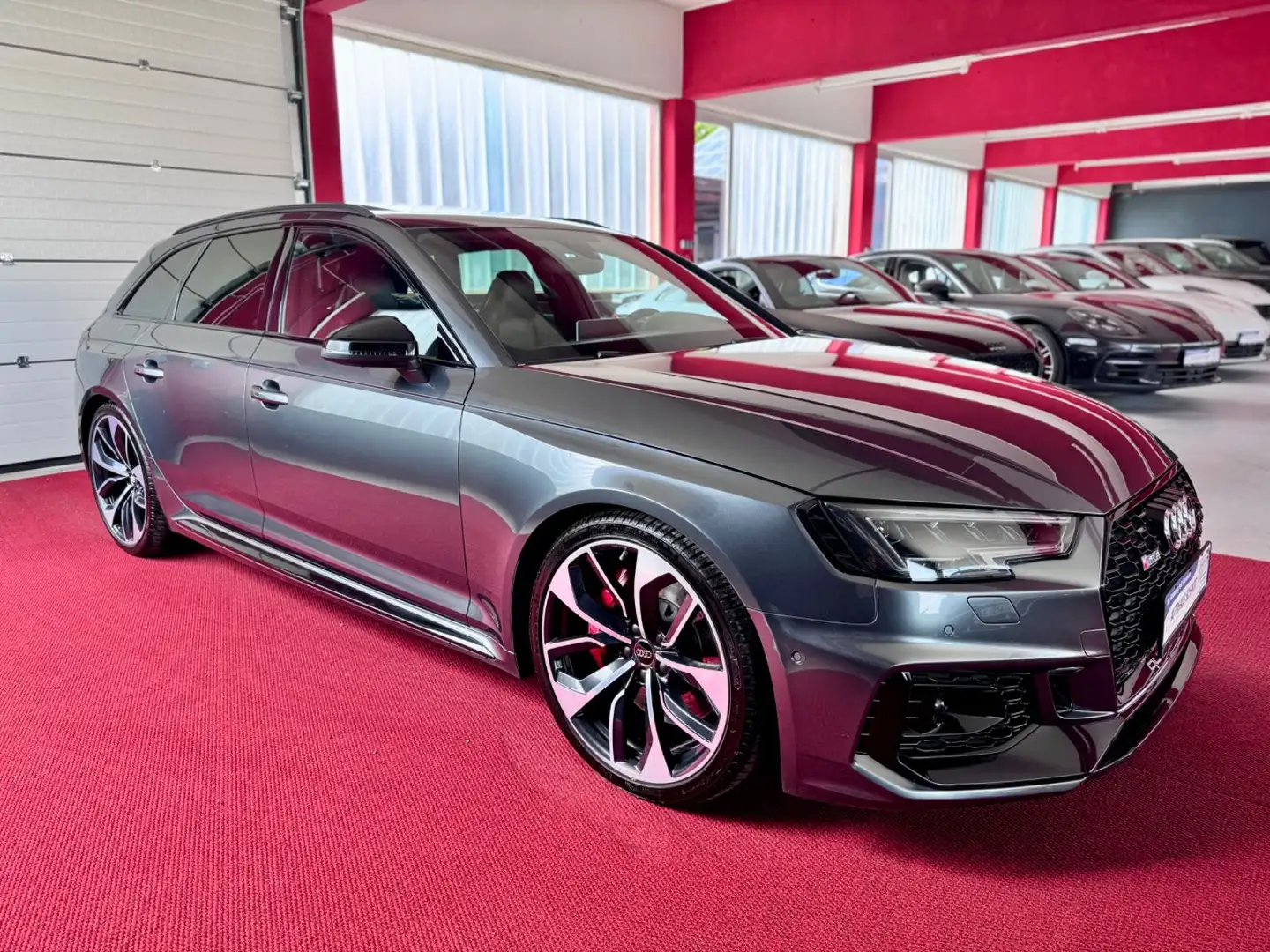 Audi RS4 Pano ACC HeadUp Raute B&O Sportabgas Matrix Grijs - 2