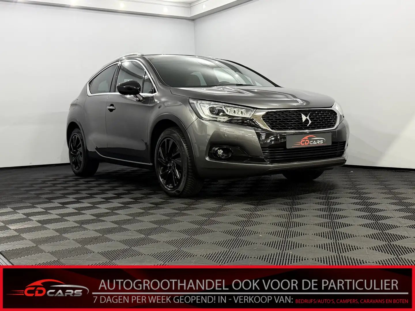 DS Automobiles DS 4 Crossback 1.6 THP Chic Leder, Camera, Navi, Memory stoelen, Grau - 1