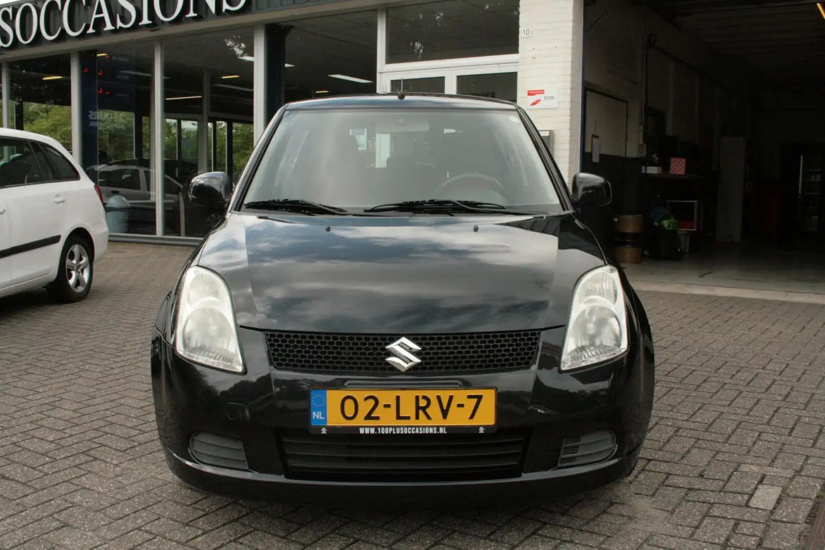 Suzuki Swift Lage km.stand, airco en nieuwe apk! 1.3 GA Negru - 2