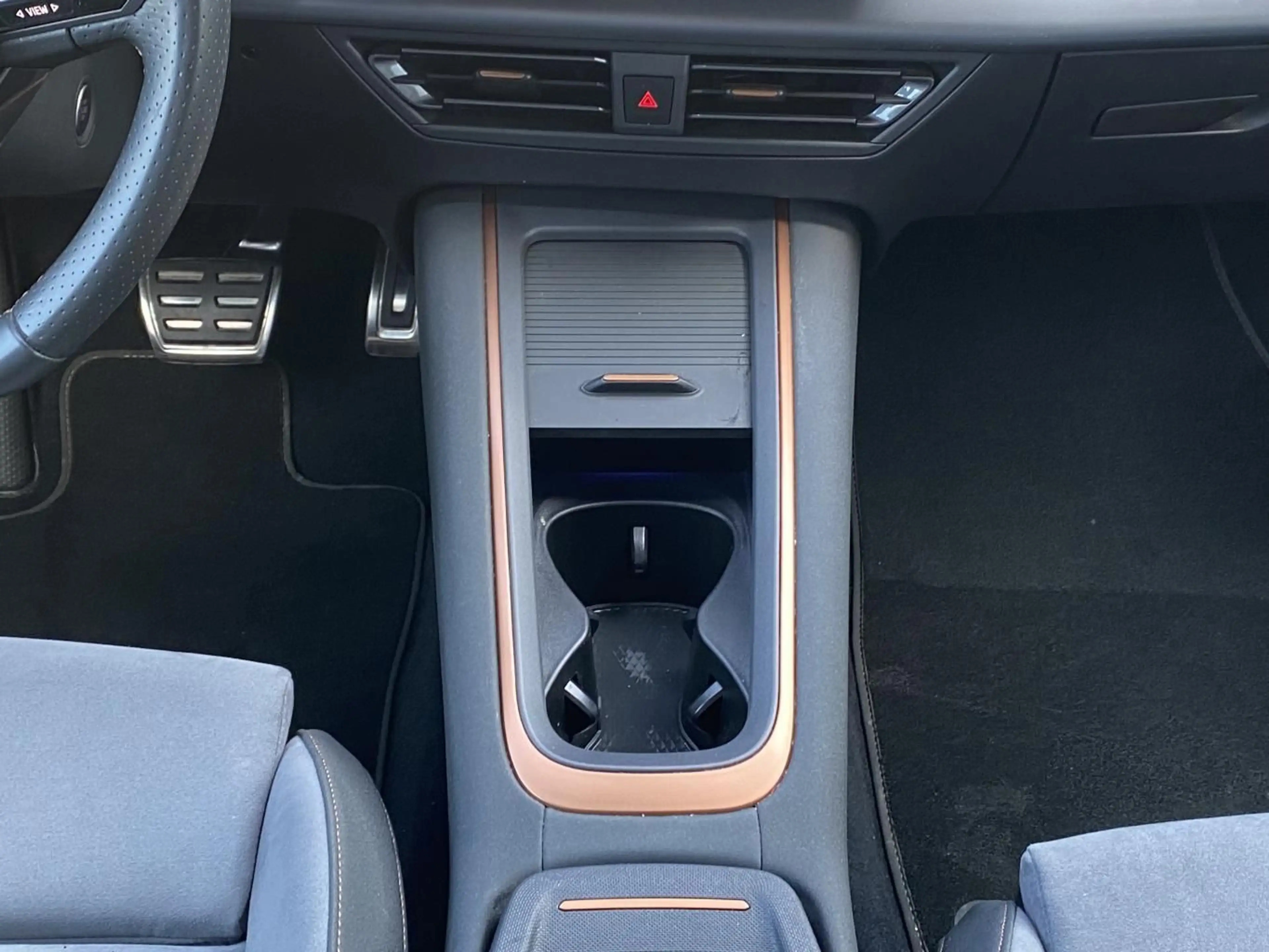 CUPRA Born SCHALENSITZE+19"-KUPFER+NAVI+KAMERA+LED+EL. — photo 14