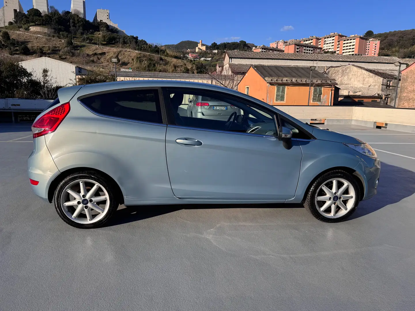 Ford Fiesta 3p 1.4 tdci Titanium Blauw - 2