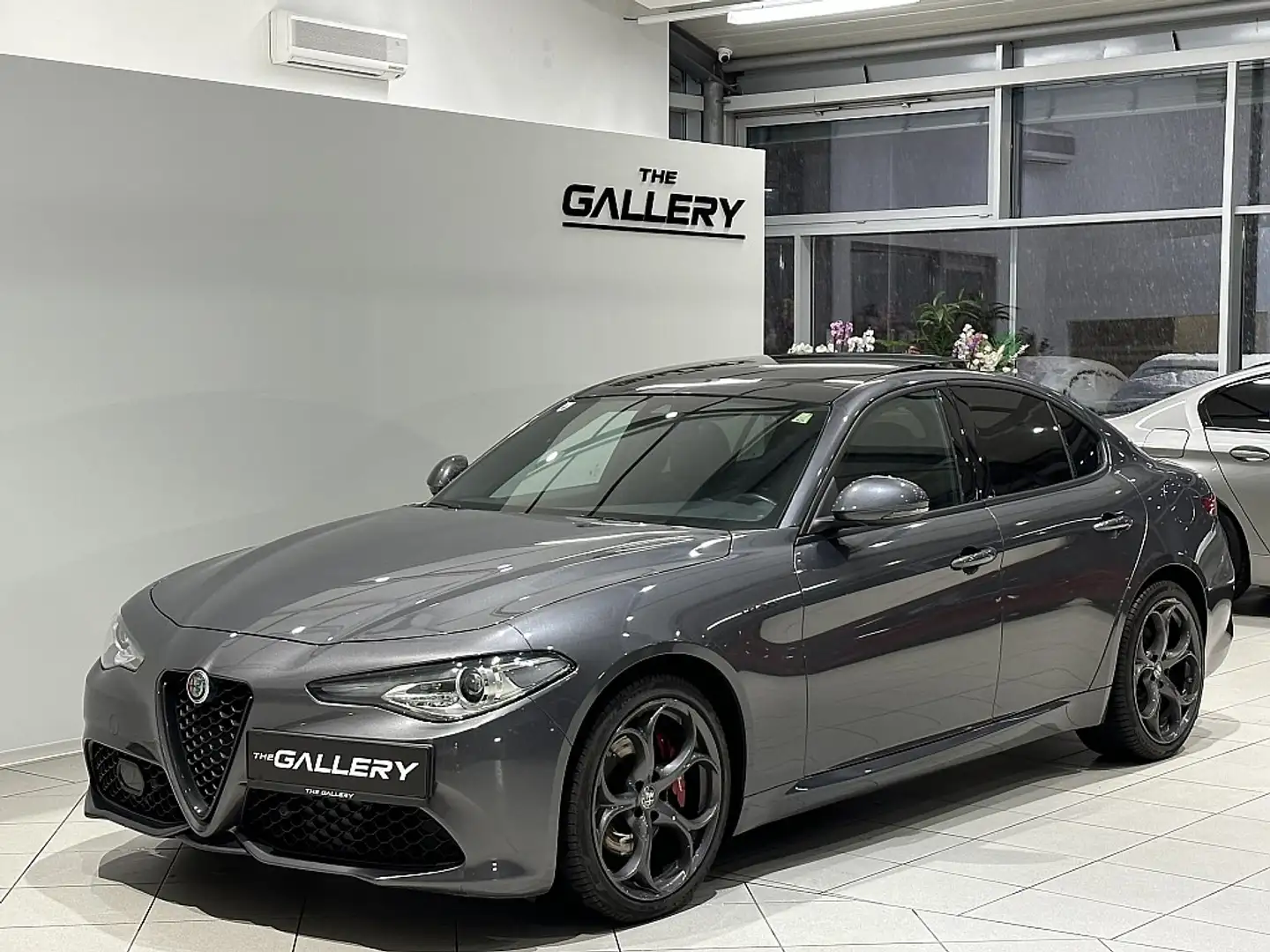 Alfa Romeo Giulia Veloce Q4 2,2 210 Allrad*Vollausstattung*MwSt.*... Šedá - 2